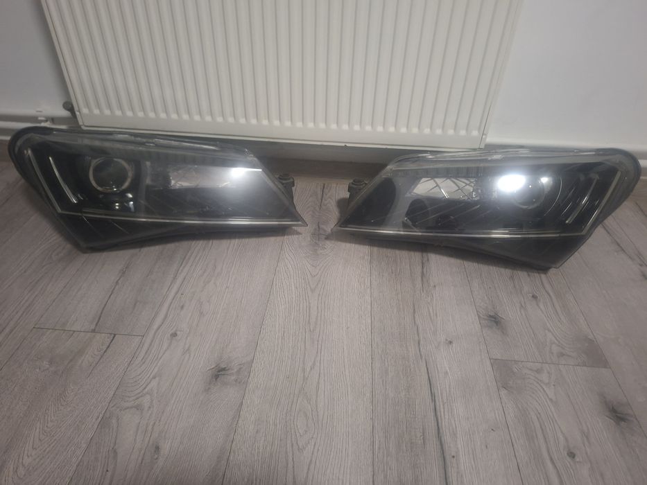 Far Skoda Superb 3 cu led stanga dreapta
