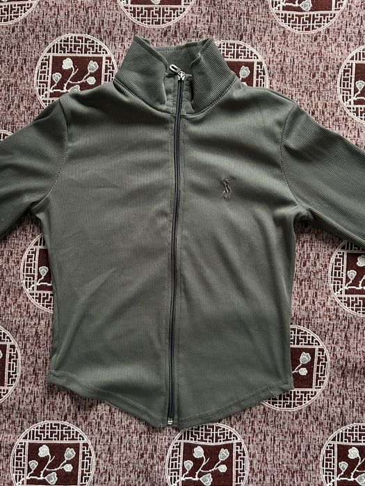 Женская одежда, разная.