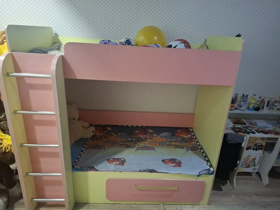 2 етажли калавать детский почти новый без царапина