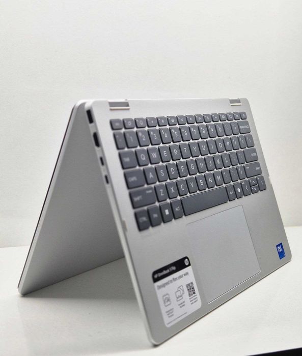 HP OmniBook 5 Core 5 120U  8/512gb Video karta: Intel Graphics