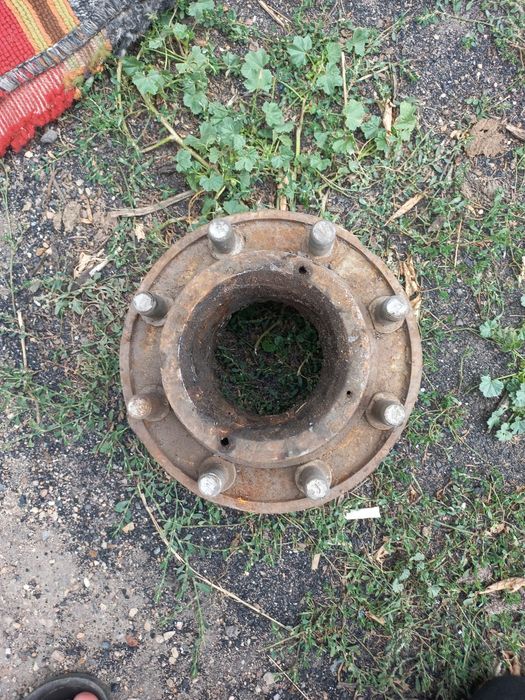 Ступица от прицепа