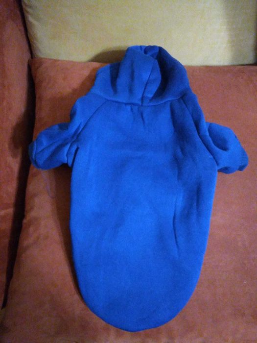 Дрешки и аксесоари за малко куче