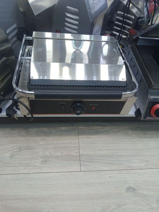 Tostir toster turkiya VA xitoyda ishlab chiqarilgan garantiya bor