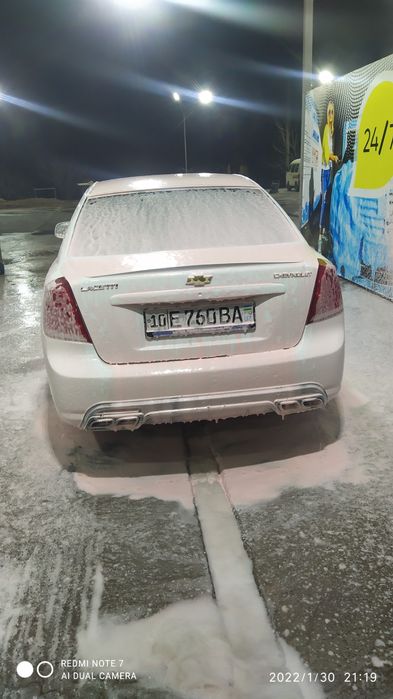 Lasett 1.8 jentra sotladi