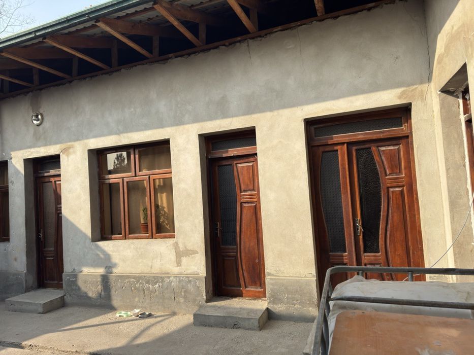 Уй ховли сотилади уч кахрамонда постка якин срочна сотилади