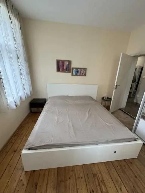 Дава се под наем Двустаен апартамент в Варна, ЖП Гара - 65 кв.м за 550 € - Снимка #3