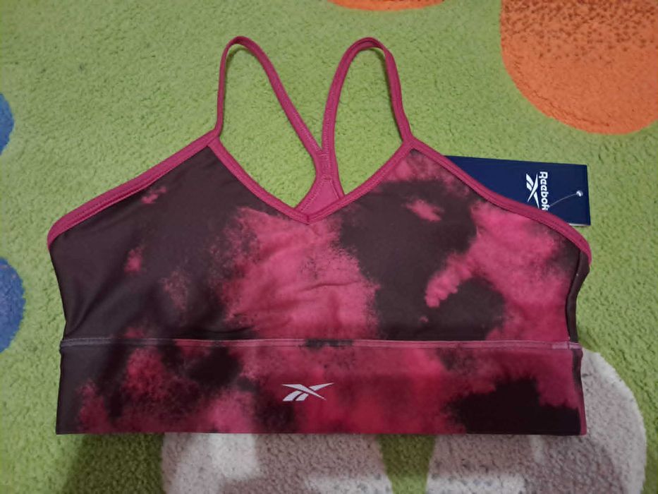 Ново REEBOK спортно бюстие р-р М