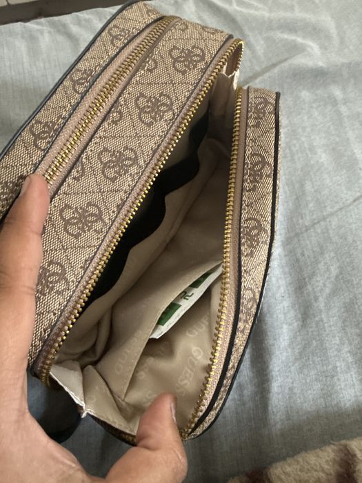 Чанта     GUESS