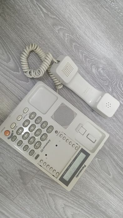 Телефон стационарный сотилади