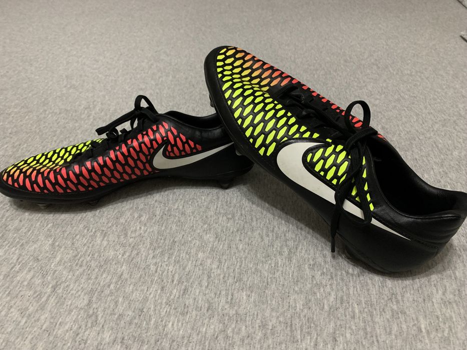 Оригинални бутонки Nike