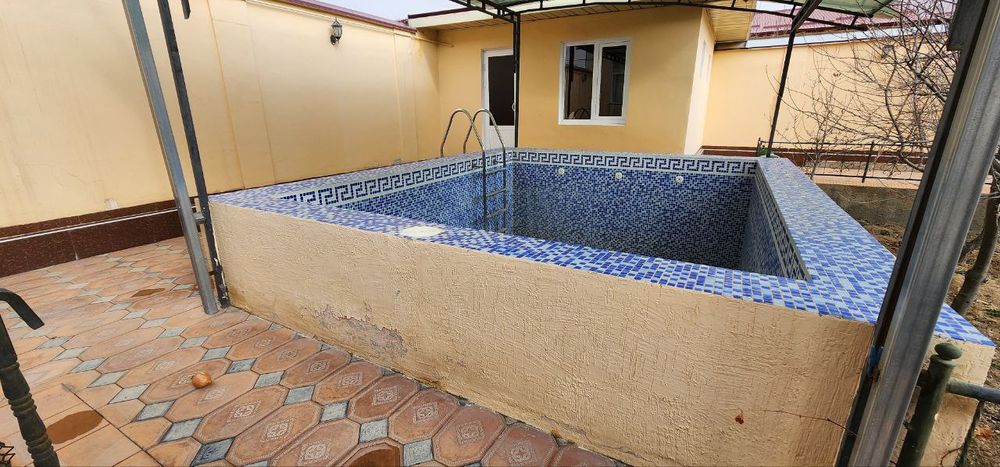 Katej sotiladi chutqara yul yoqasida