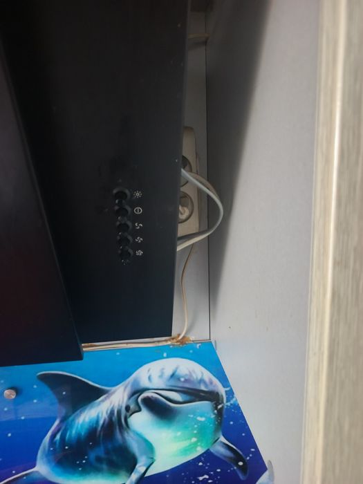 Продам вытяжку .