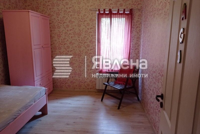 Производствено хале с жилищна част в Крумово