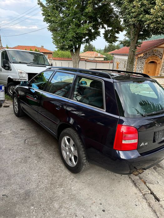 Продавам Ауди а4