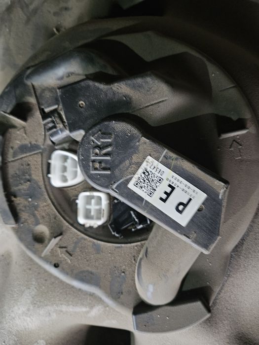 Резервоар/помпа за Toyota Rav4 2.5i plug-in