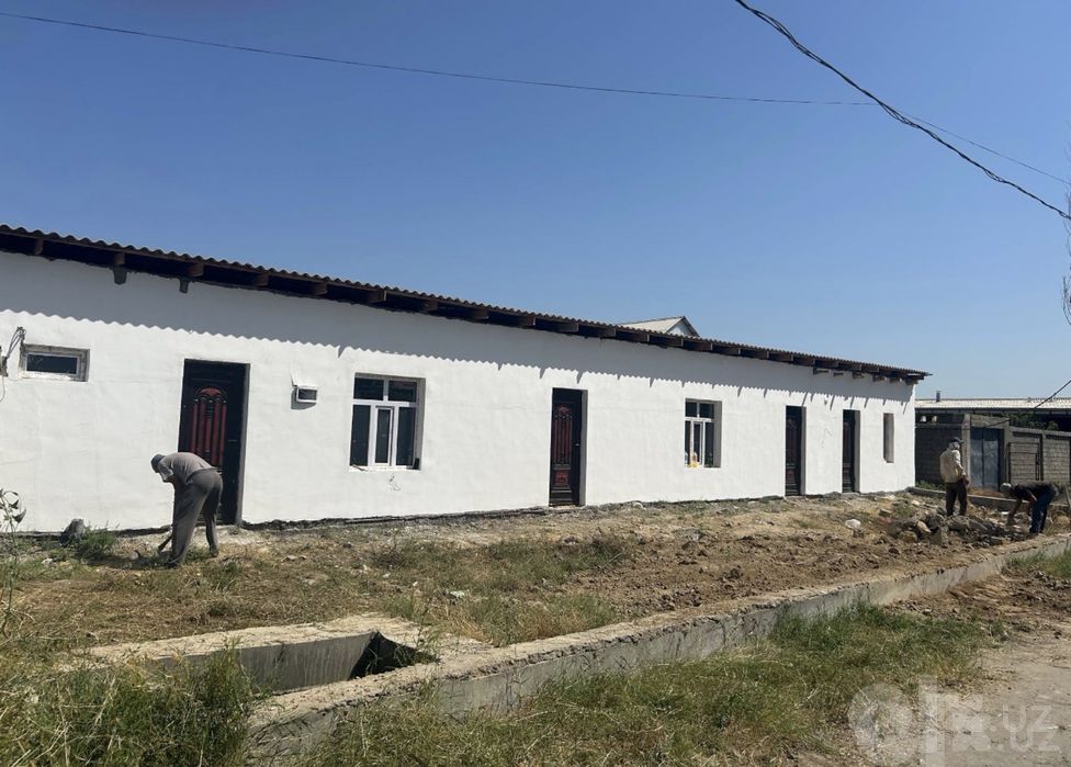 4 Mavzeda 4 xonali uy sotiladi