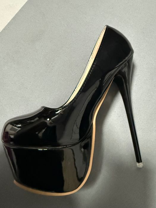 Женские туфли на шпильке