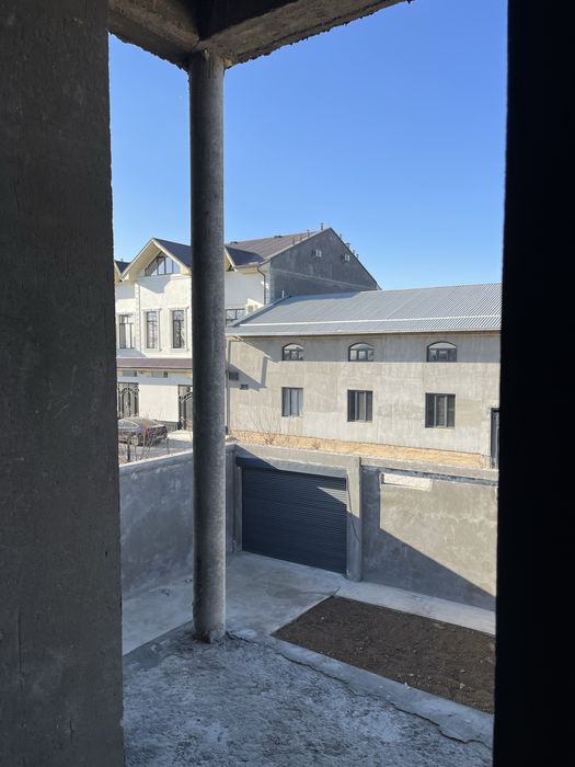 Qibray markazida(BUGOR) karobka-uy sotiladi