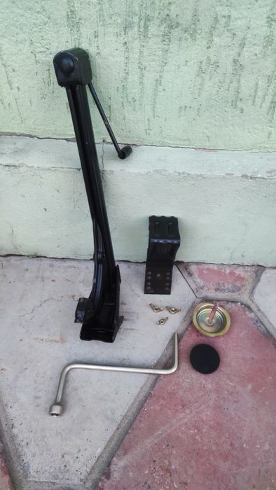 Домкрат, баллоник,подкат БМВ е34