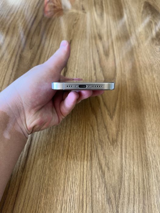 Iphone 15 pro titanium