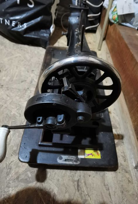 Шевна машина Науман  с антикварна стойност на над 150 г