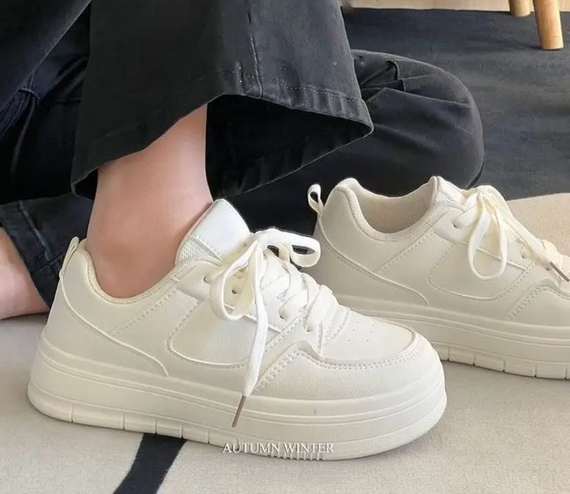 кроссовки новые!!