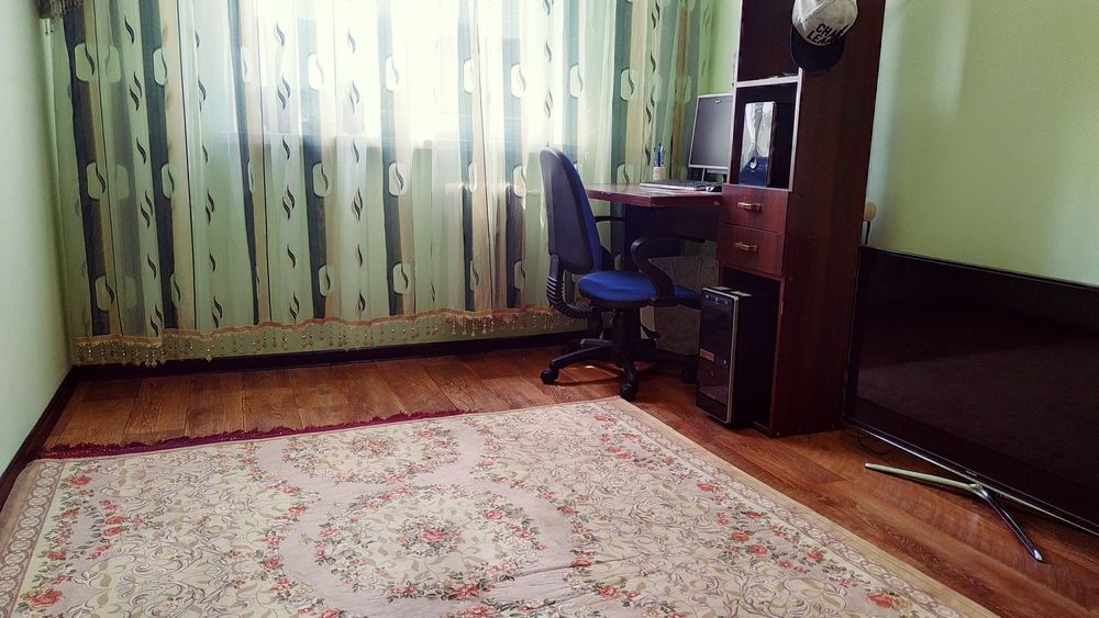 Продаётся компьютерный стол