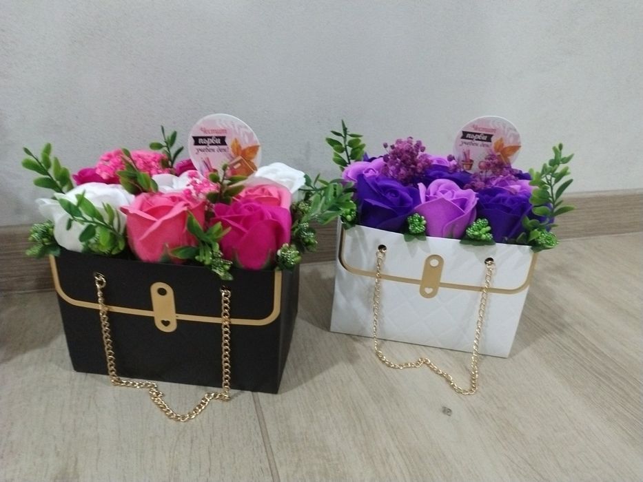 Букети от пластичен сапун