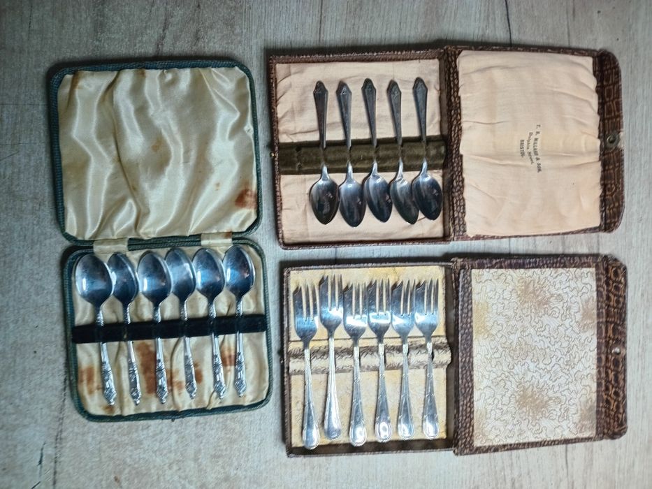 3 seturi furculite si lingurite vechi