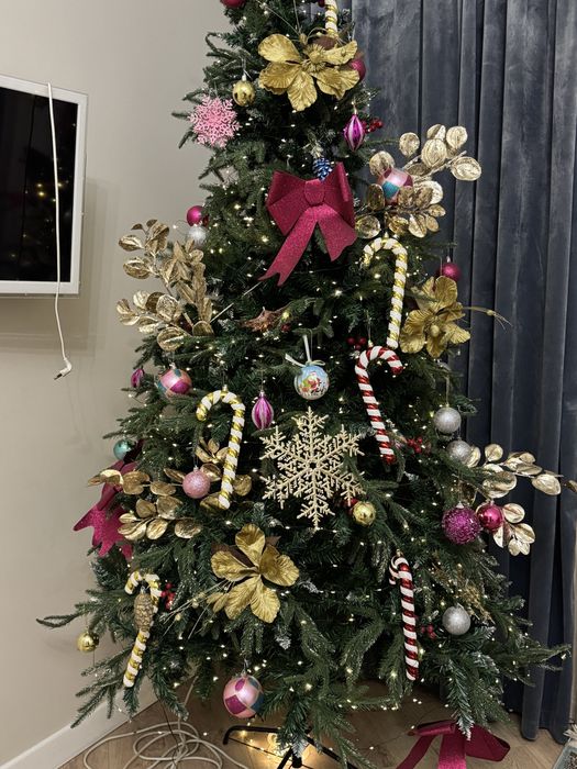 Елка 210 продам без игрушек