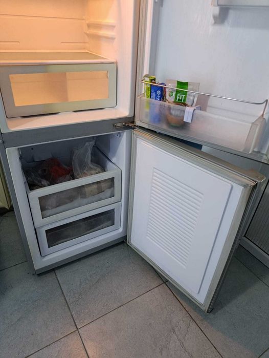 Холодильник SAMSUNG No Frost