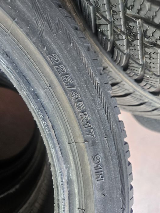 Гуми 225/45/17 Дот21