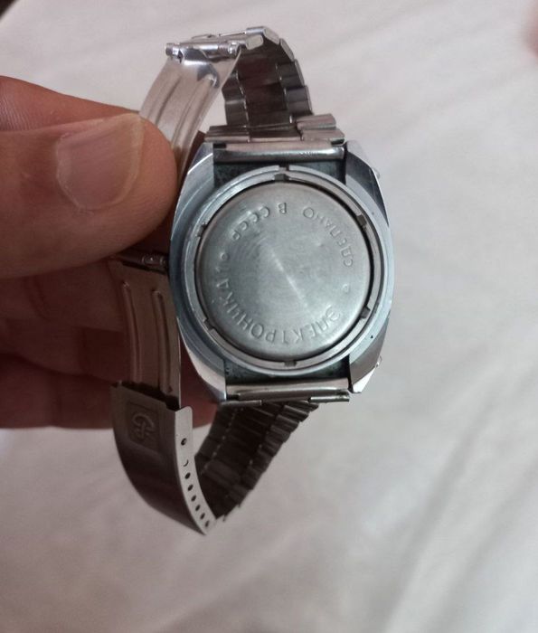 Часы электроника 5