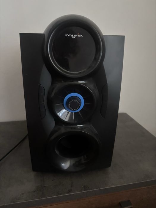 Boxa myra  se aude bine rau functionala