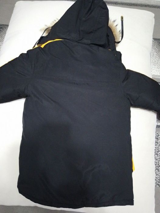 Продам куртку на мальчика 8-9 лет