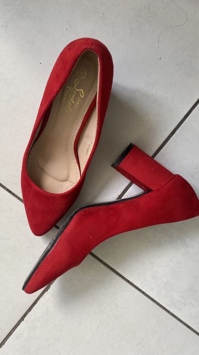 Женские туфли нарядные