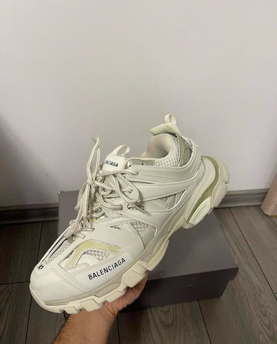 Balenciaga track