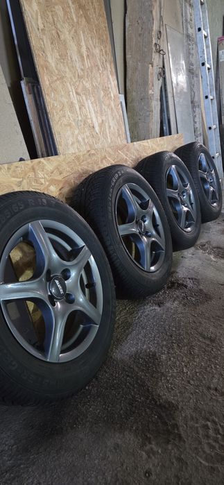 RENAUT ZOE Джанти със зимни гуми 185/65/15 6J ET38 4x100 ЦО60 ДОТ2820