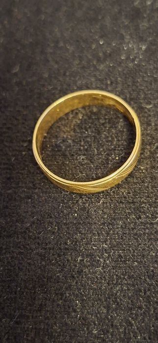 Inel de aur 14 karate.