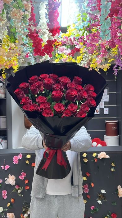 Красные розы по 350тг