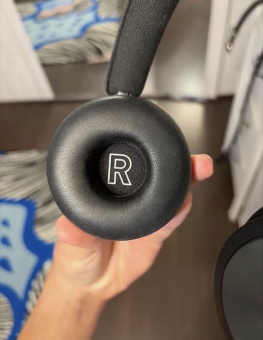 Casti Bang & Olufsen
