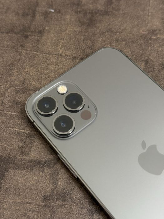 Продам iPhone 12Pro