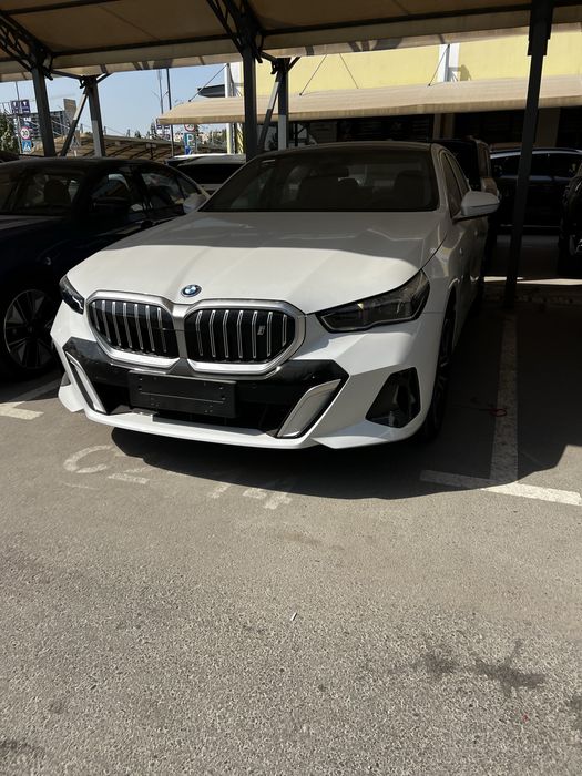 BMW i5 35L sotiladi