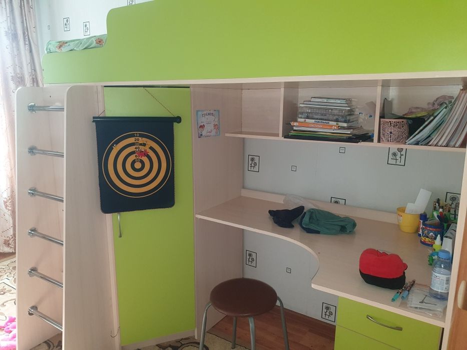 Продам двухярусную кровать