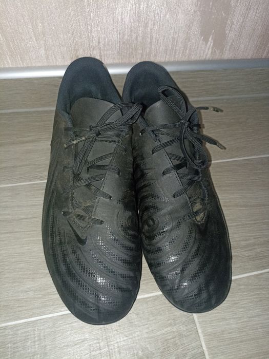 Бутонки за футбол Nike