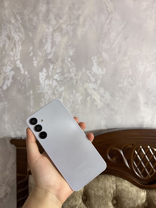 Samsung a16 128 gb srochna sotiladi qiz bola ishlatgan kamchiligi yo’q