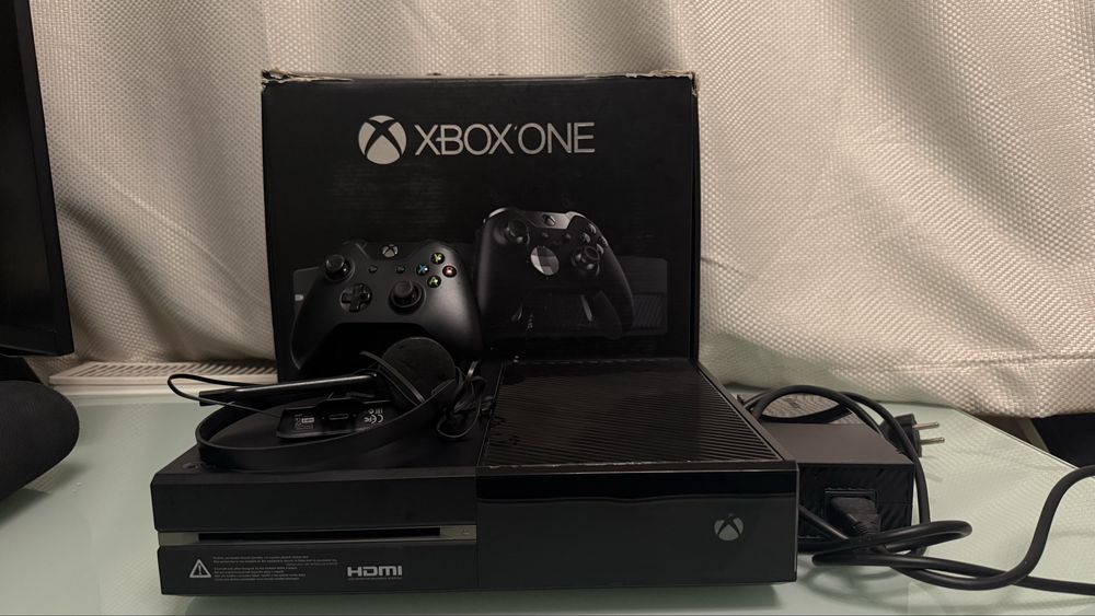 Xbox One Elite Limited Edition 1TB + Controller