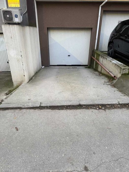 Паркомясто под наем