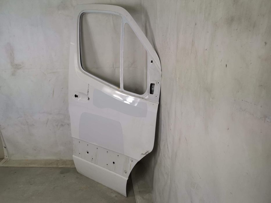 Дясна предна врата Мерцедес-Бенц Спринтер / Mercedes-Benz Sprinter 3 9