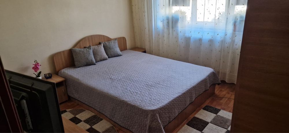 Apartament 2 camere,  km 5, decomandat, etaj 3